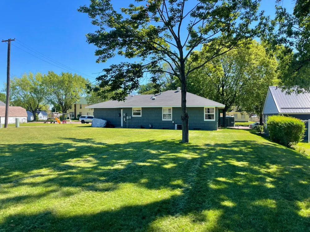 16 S Paffrath Avenue Springfield, MN 56087
