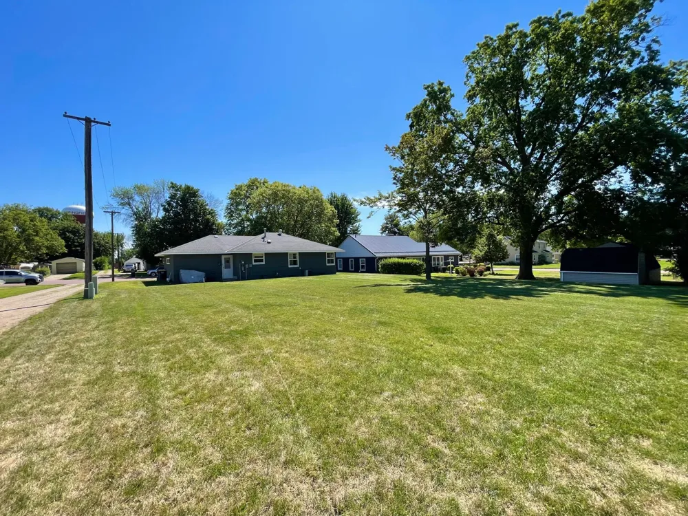 16 S Paffrath Avenue Springfield, MN 56087