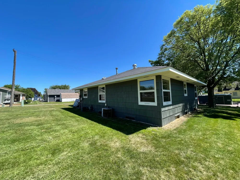 16 S Paffrath Avenue Springfield, MN 56087