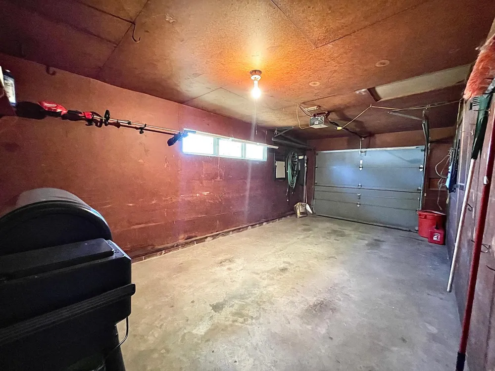 16 S Paffrath Avenue Springfield, MN 56087