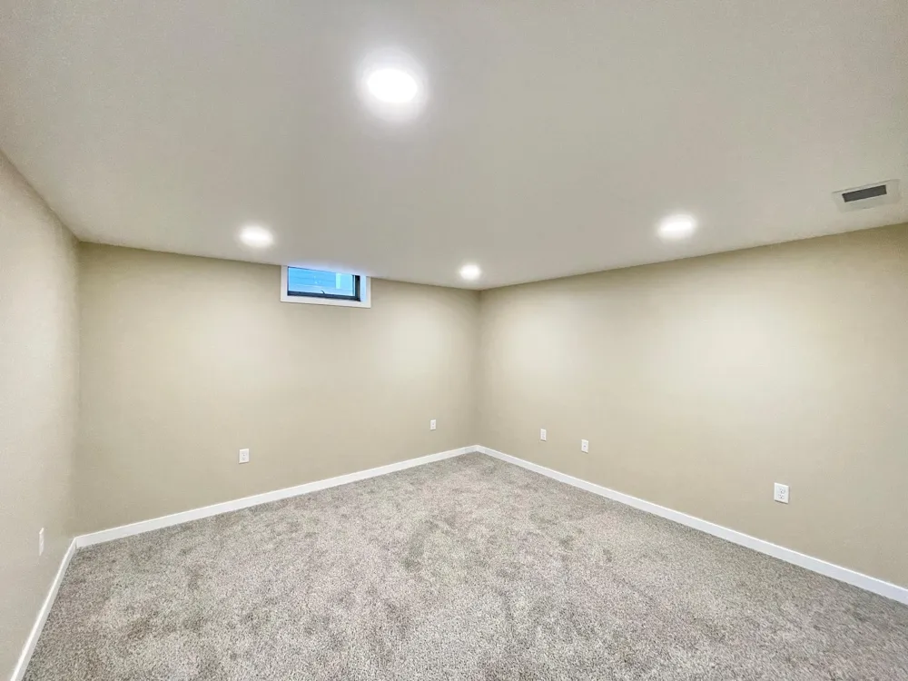 16 S Paffrath Avenue Springfield, MN 56087