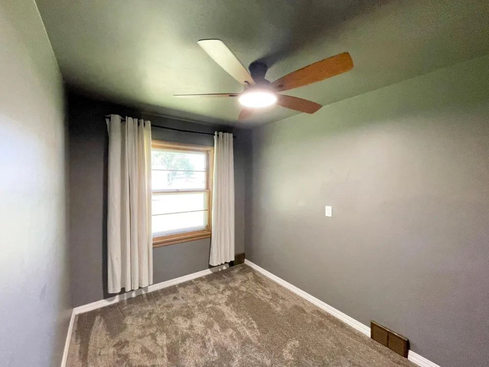 16 S Paffrath Avenue Springfield, MN 56087