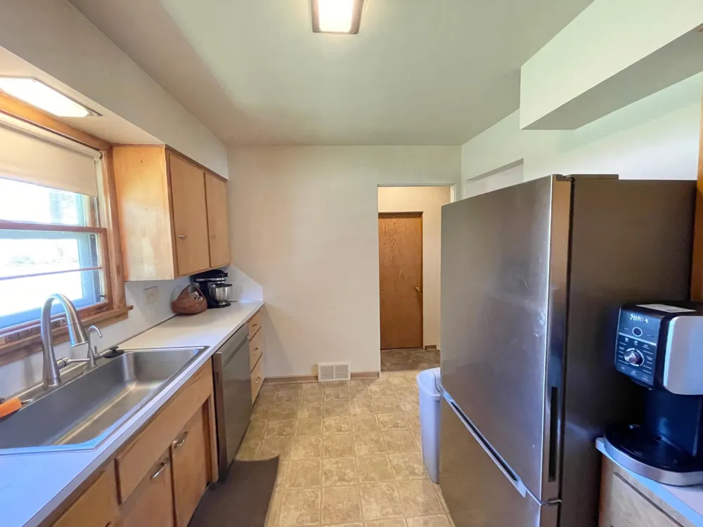16 S Paffrath Avenue Springfield, MN 56087