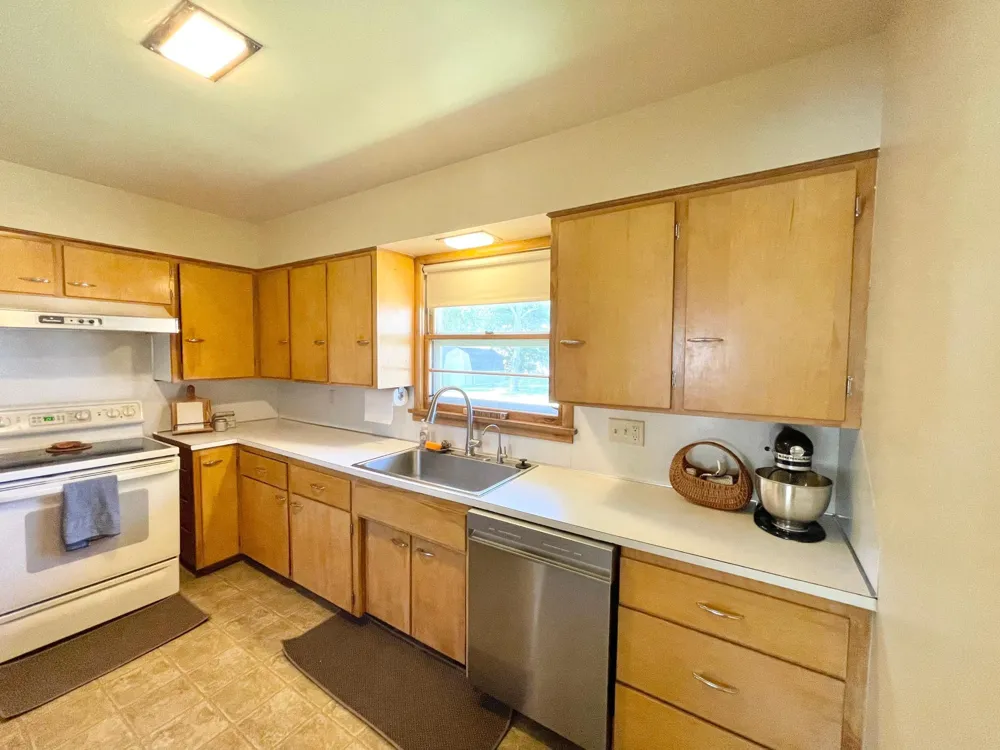 16 S Paffrath Avenue Springfield, MN 56087