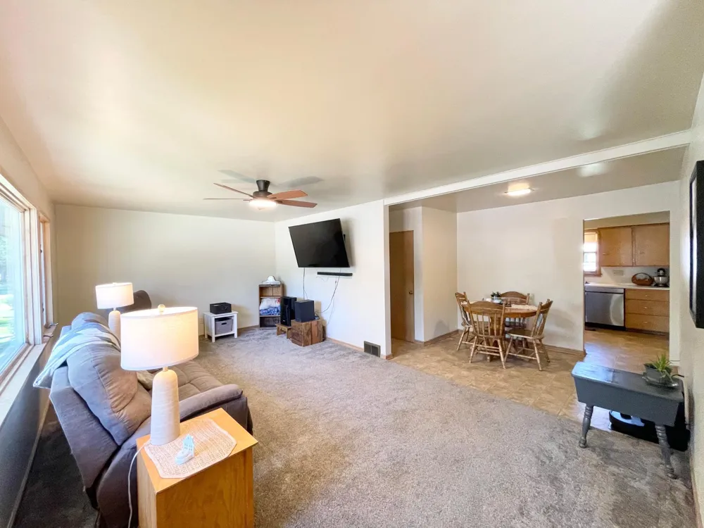 16 S Paffrath Avenue Springfield, MN 56087