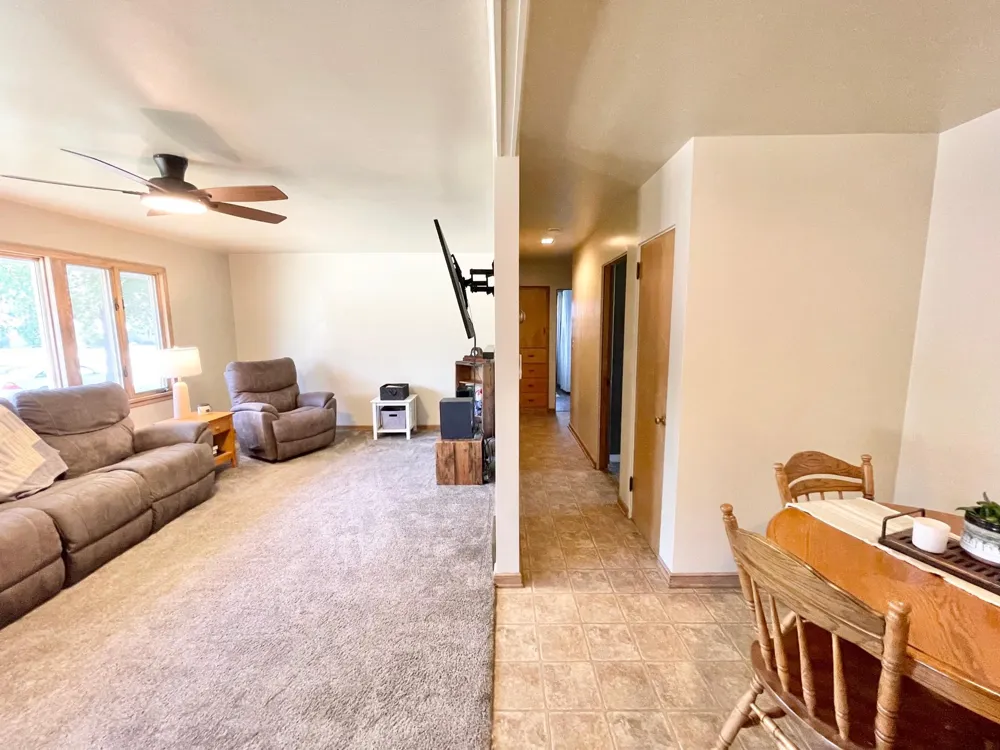 16 S Paffrath Avenue Springfield, MN 56087