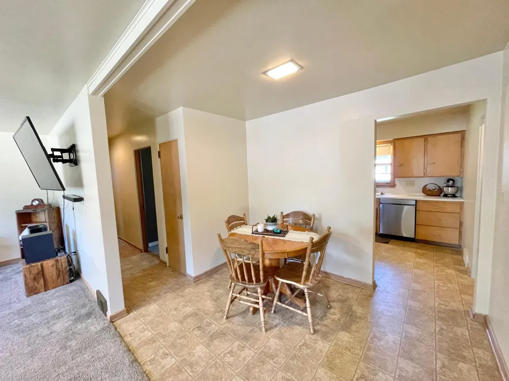 16 S Paffrath Avenue Springfield, MN 56087