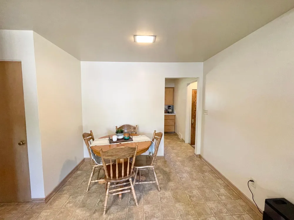 16 S Paffrath Avenue Springfield, MN 56087