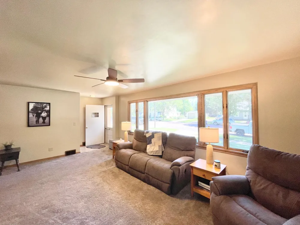 16 S Paffrath Avenue Springfield, MN 56087