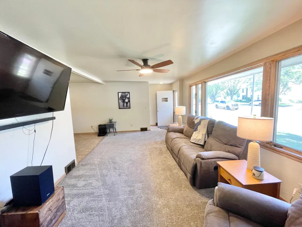 16 S Paffrath Avenue Springfield, MN 56087