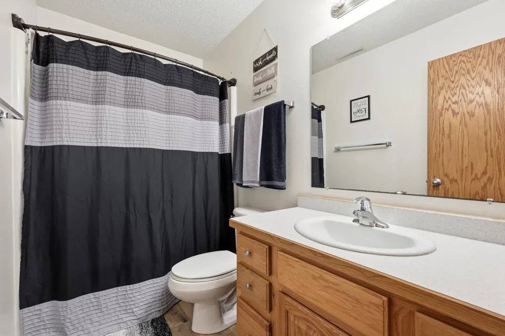 1512 19th Avenue E West Fargo, ND 58078