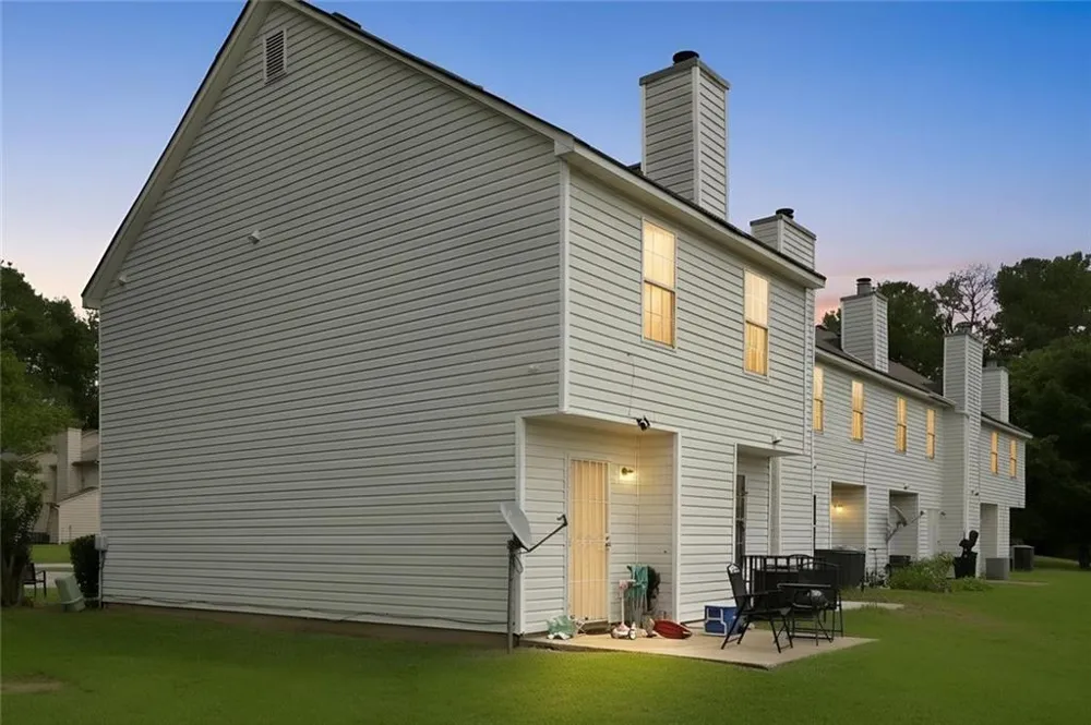 366 Beach Court Riverdale, GA 30274