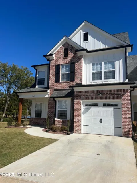 7542 Lexington Loop