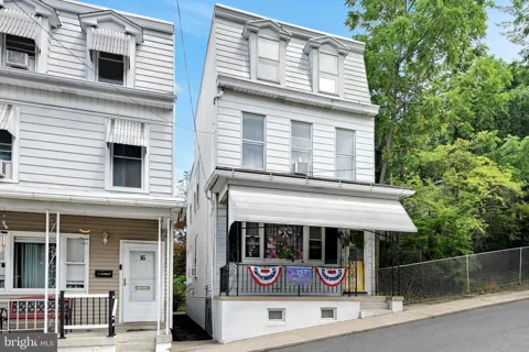 18 MARY STREET