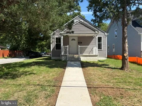 900 CENTRAL AVENUE