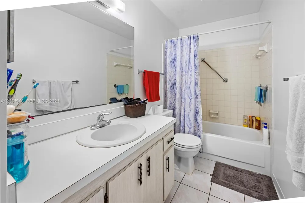 5839 La Pinata Blvd #C-2 Green Acres, FL 33463
