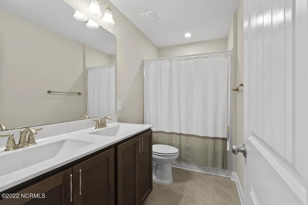 906 Needlerush Road Sneads Ferry, NC 28460