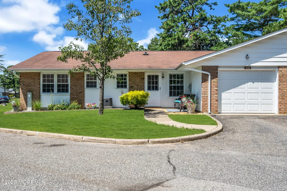 110 Buckingham Drive #B Manchester, NJ 08759
