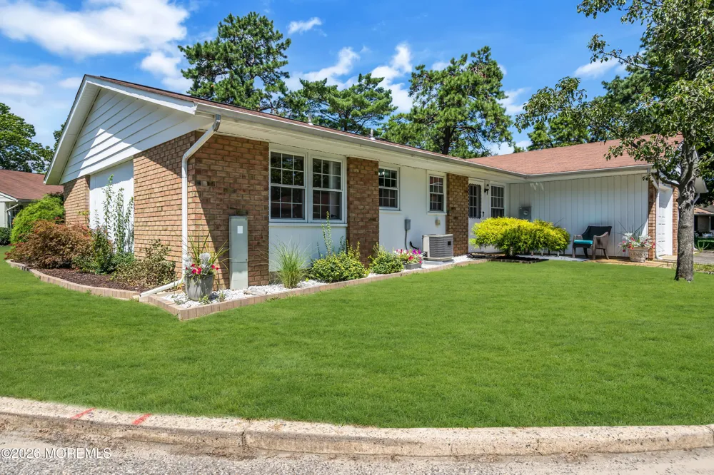 110 Buckingham Drive #B Manchester, NJ 08759
