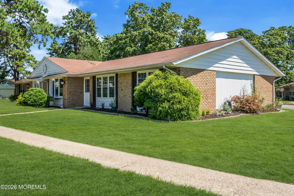 110 Buckingham Drive #B Manchester, NJ 08759