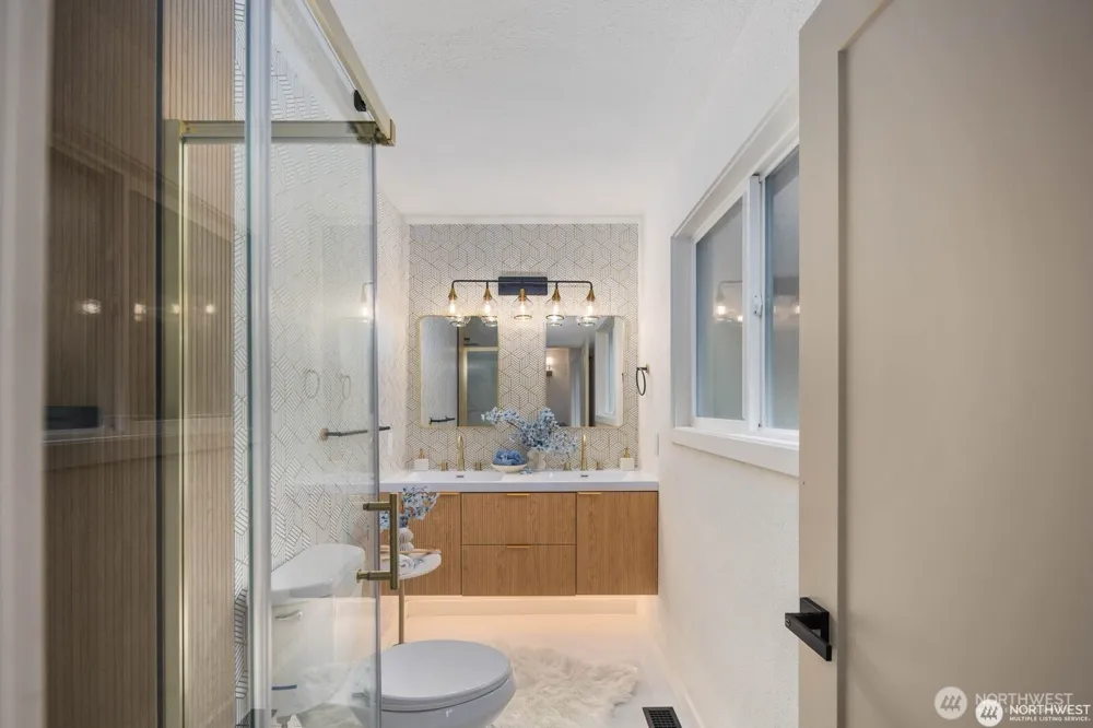 7211 182nd Street SW Edmonds, WA 98026