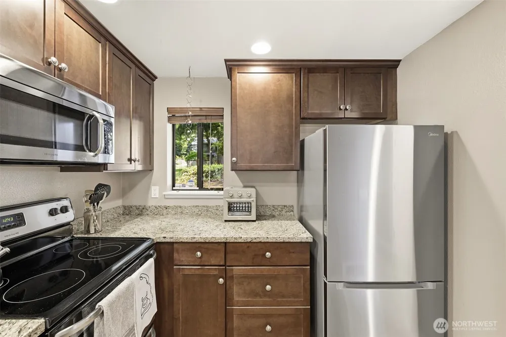 13229 SE 256th Street #J4 Kent, WA 98042