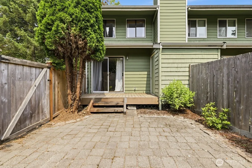 13229 SE 256th Street #J4 Kent, WA 98042