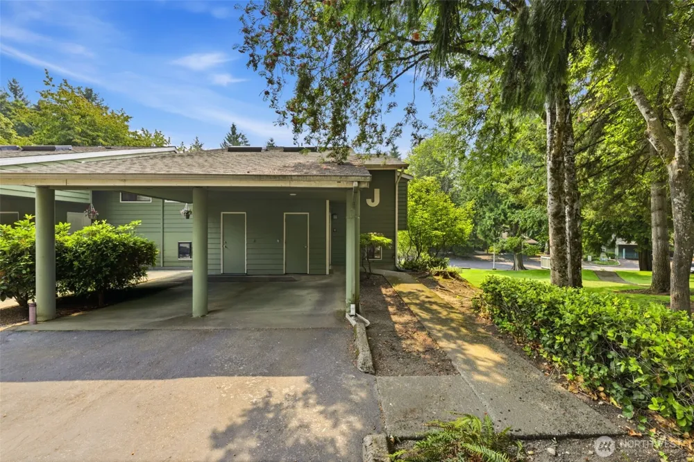 13229 SE 256th Street #J4 Kent, WA 98042