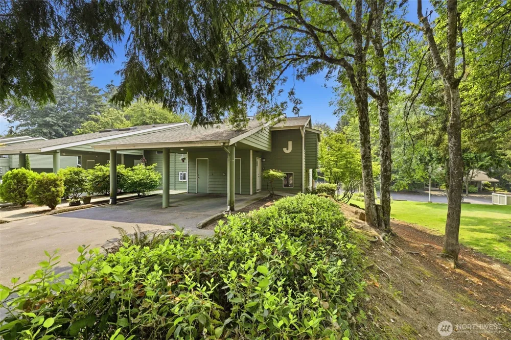 13229 SE 256th Street #J4 Kent, WA 98042