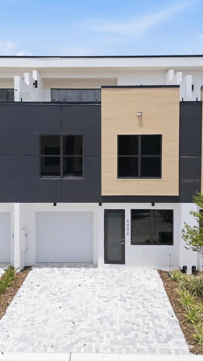 8456 MODANO PLACE Tampa, FL 33614