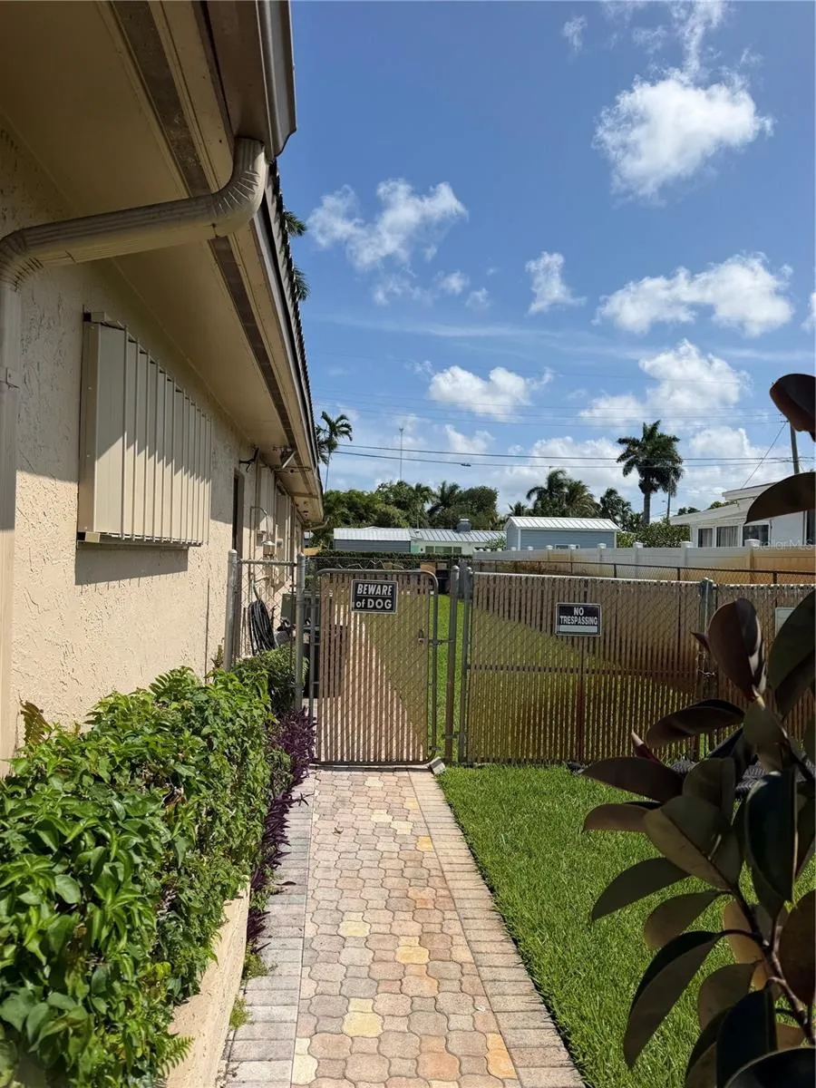 3230 HARRISON STREET Hollywood, FL 33021