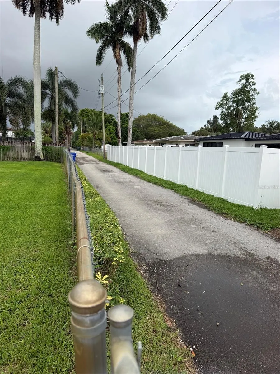 3230 HARRISON STREET Hollywood, FL 33021
