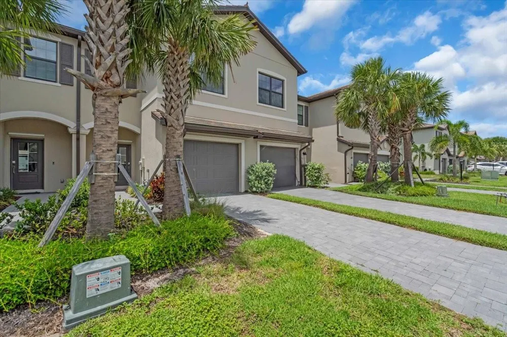 15131 SUNNY DAY DRIVE Lakewood Ranch, FL 34211
