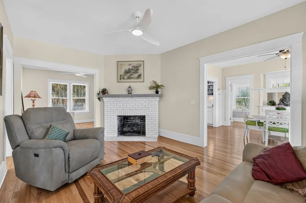 220 RIVERVIEW BOULEVARD Daytona Beach, FL 32118