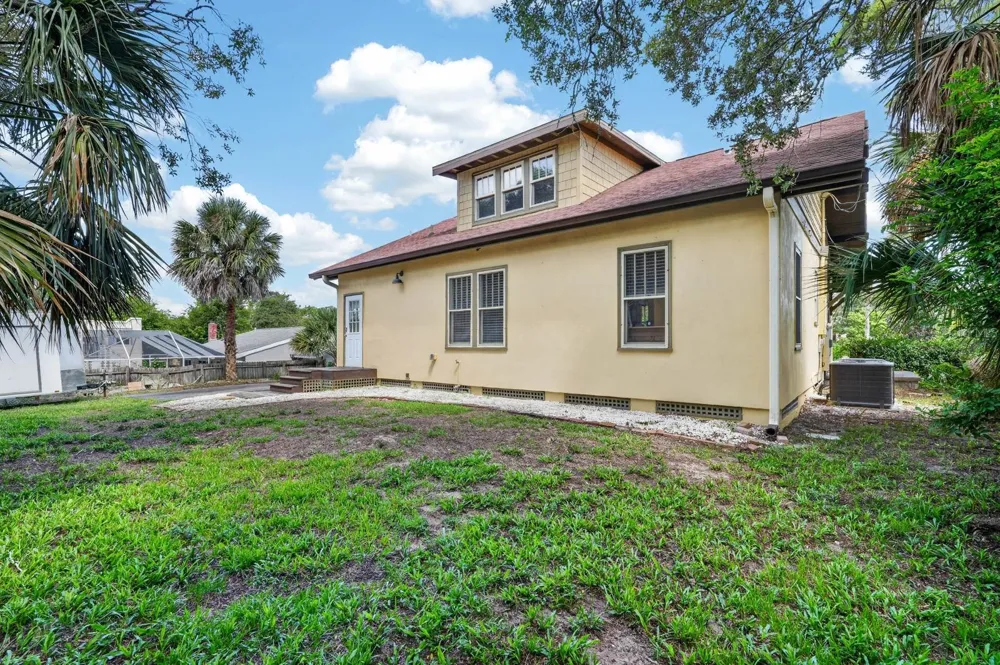 220 RIVERVIEW BOULEVARD Daytona Beach, FL 32118