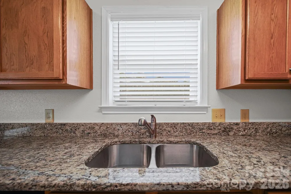 1602 Matthew Allen Circle Kannapolis, NC 28081