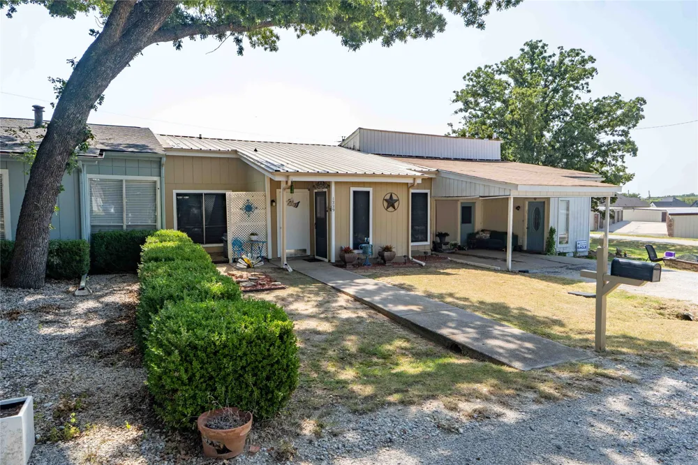 1229 Elm Court Runaway Bay, TX 76426