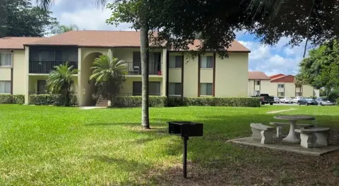 4849 SABLE PINE CIRCLE #B1