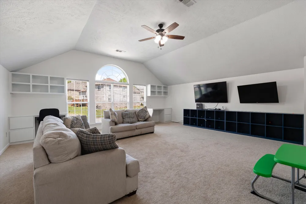 4277 October Woods Dr Antioch, TN 37013