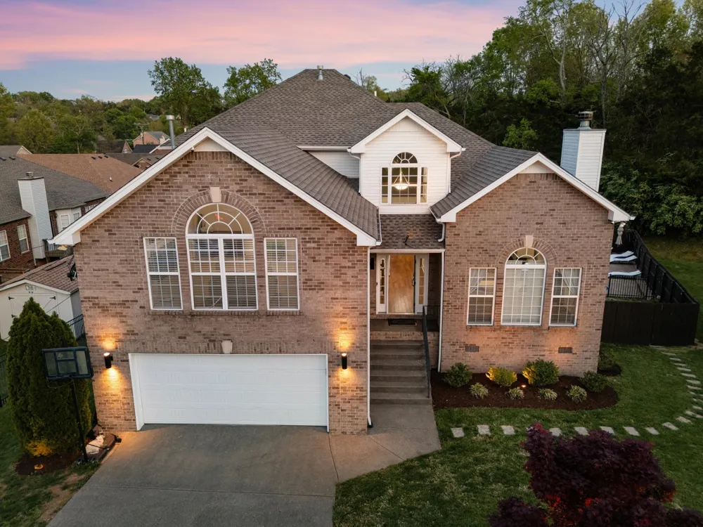 4277 October Woods Dr Antioch, TN 37013
