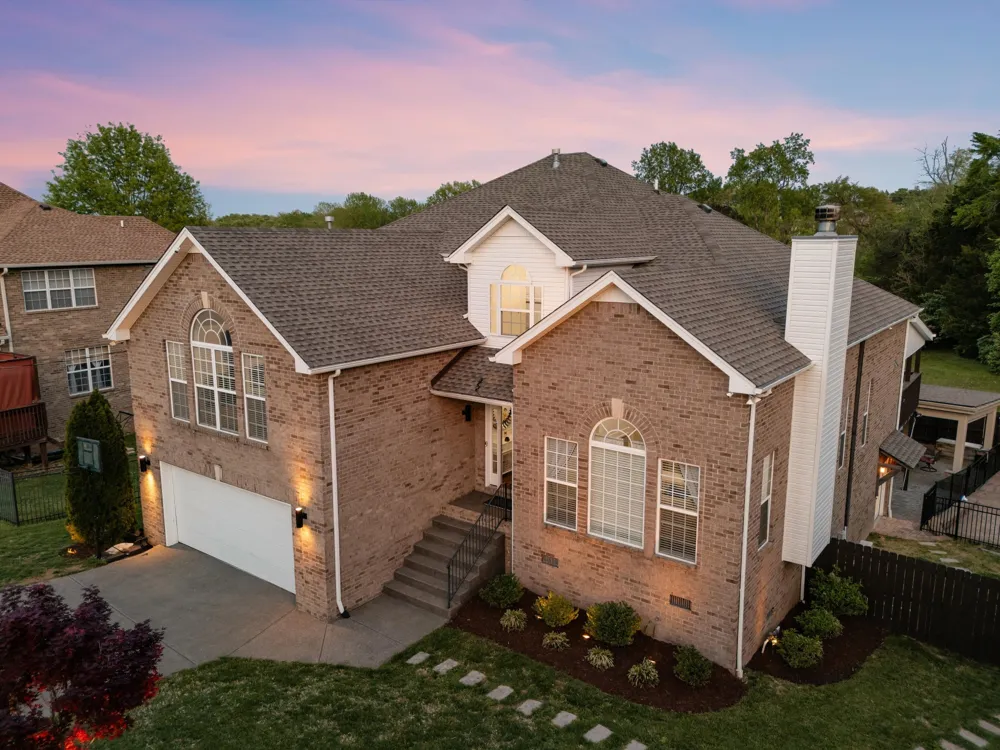 4277 October Woods Dr Antioch, TN 37013