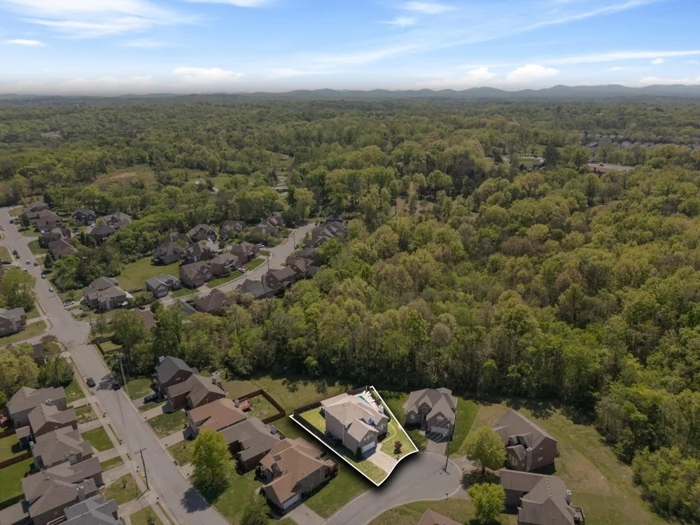 4277 October Woods Dr Antioch, TN 37013