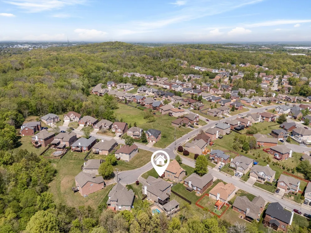 4277 October Woods Dr Antioch, TN 37013