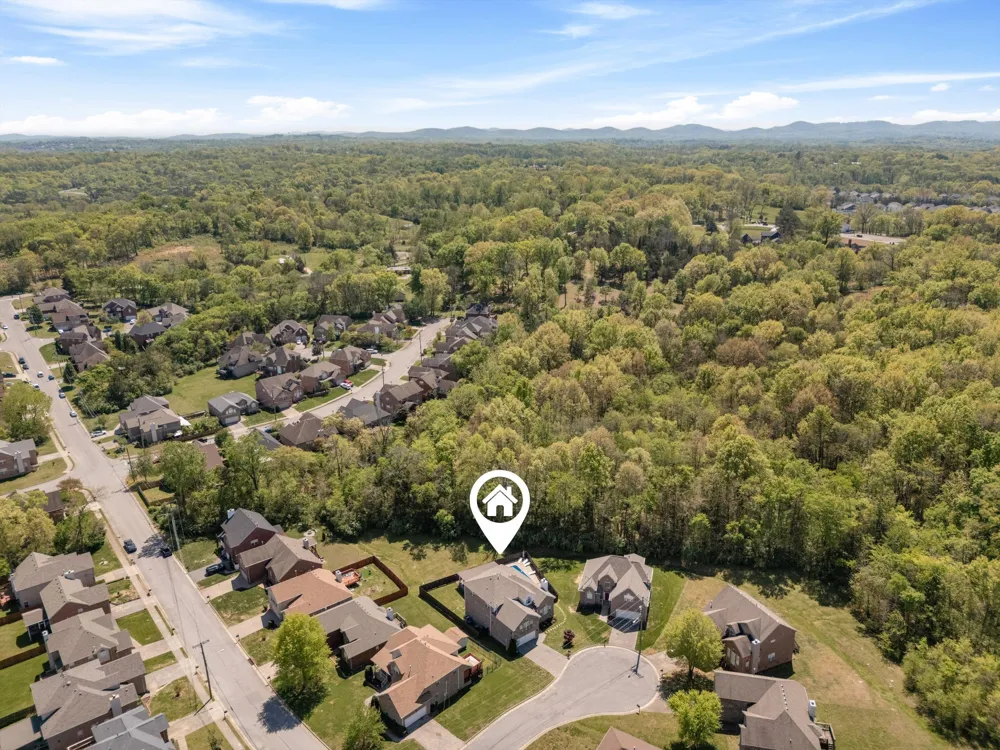 4277 October Woods Dr Antioch, TN 37013