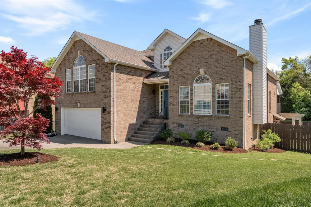 4277 October Woods Dr Antioch, TN 37013