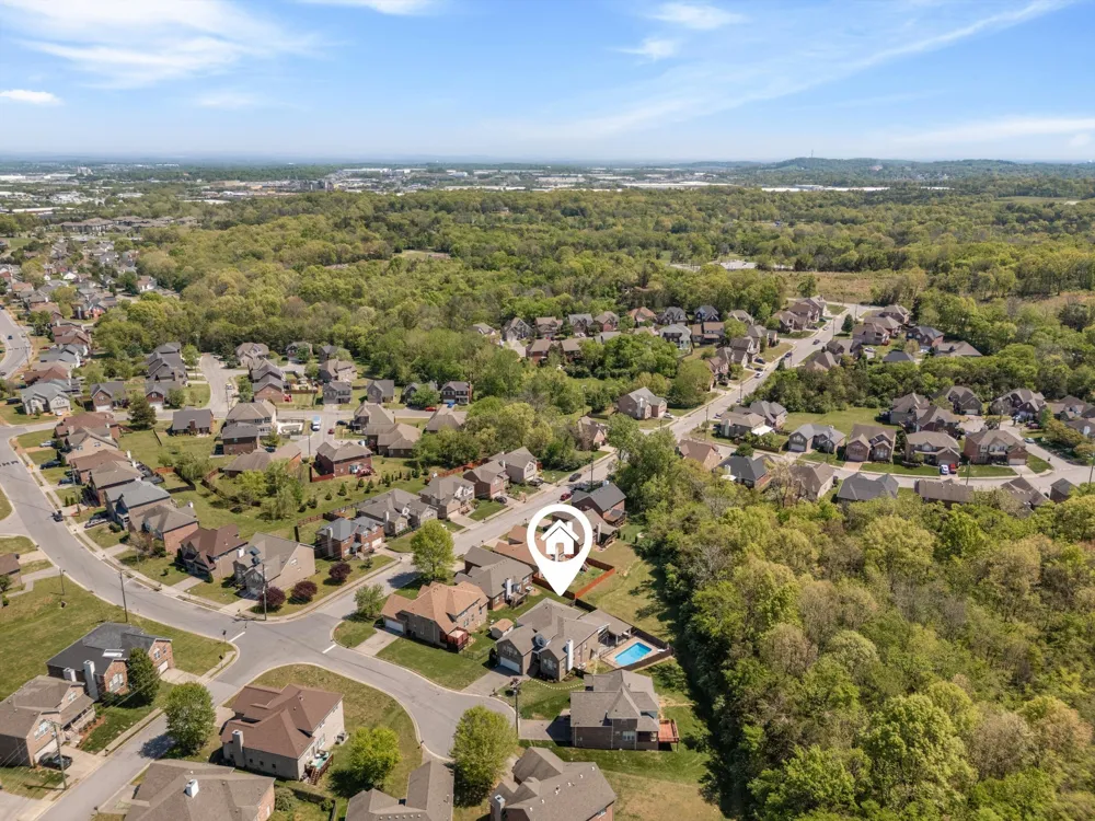 4277 October Woods Dr Antioch, TN 37013