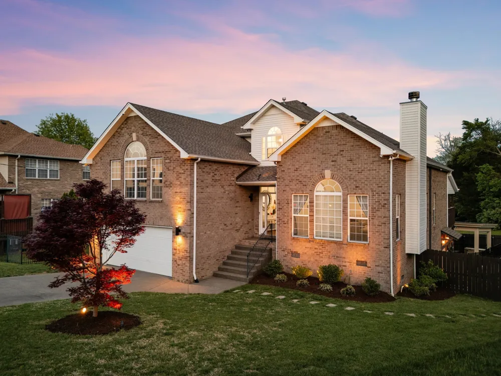 4277 October Woods Dr Antioch, TN 37013