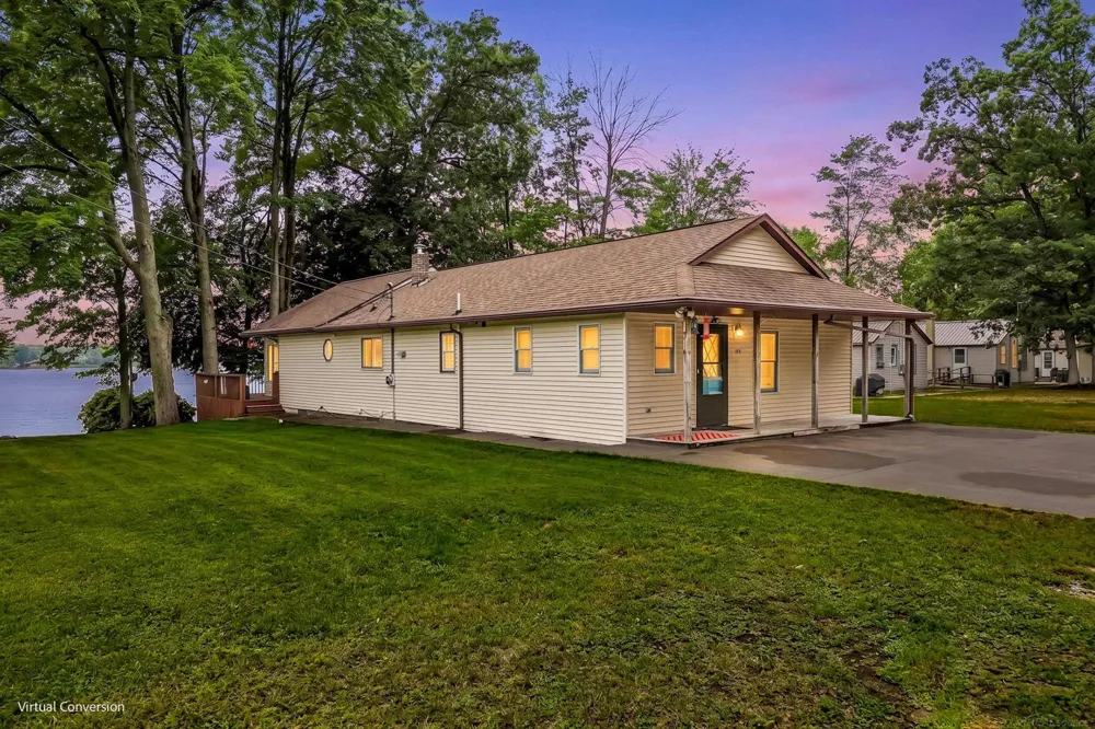 1932 W Parklane Lane Sherman Township, MI 49349