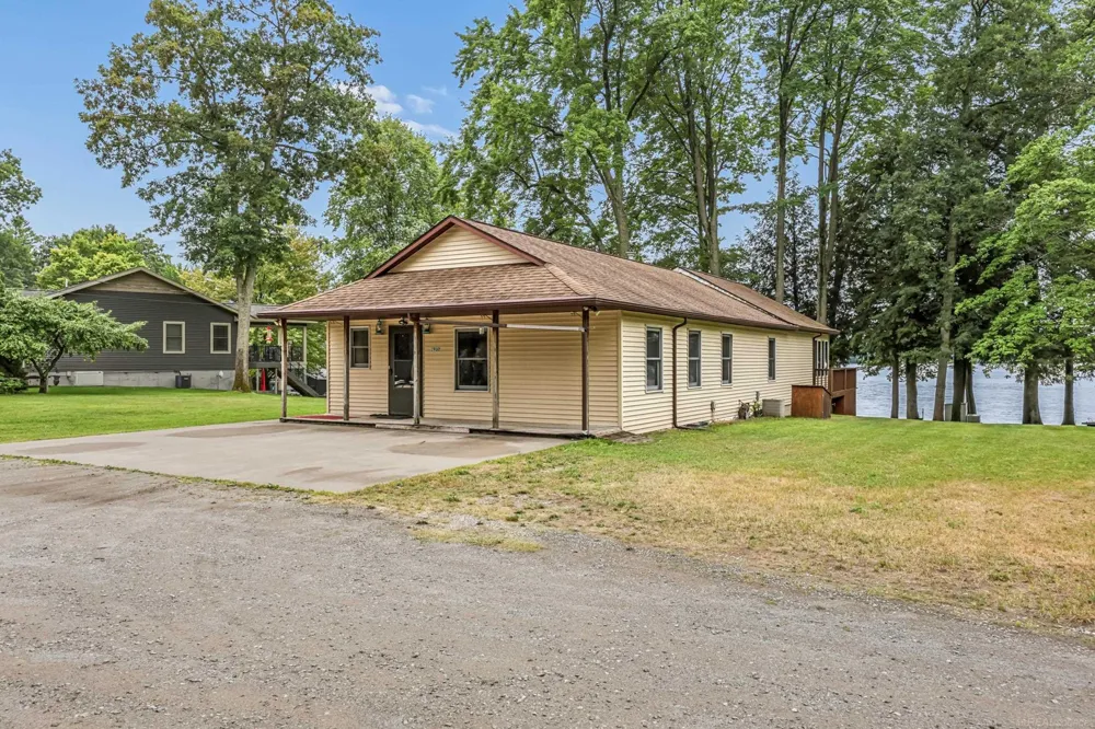 1932 W Parklane Lane Sherman Township, MI 49349