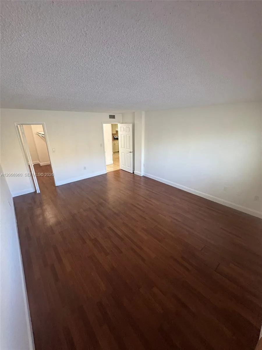 6970 NW 186th St #3-212 Hialeah, FL 33015